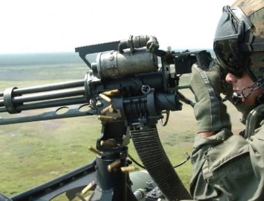 Βίντεο: Βολές με «M134 Gatling Gun» από UH-1 Venom και HH-60 Pave Hawk